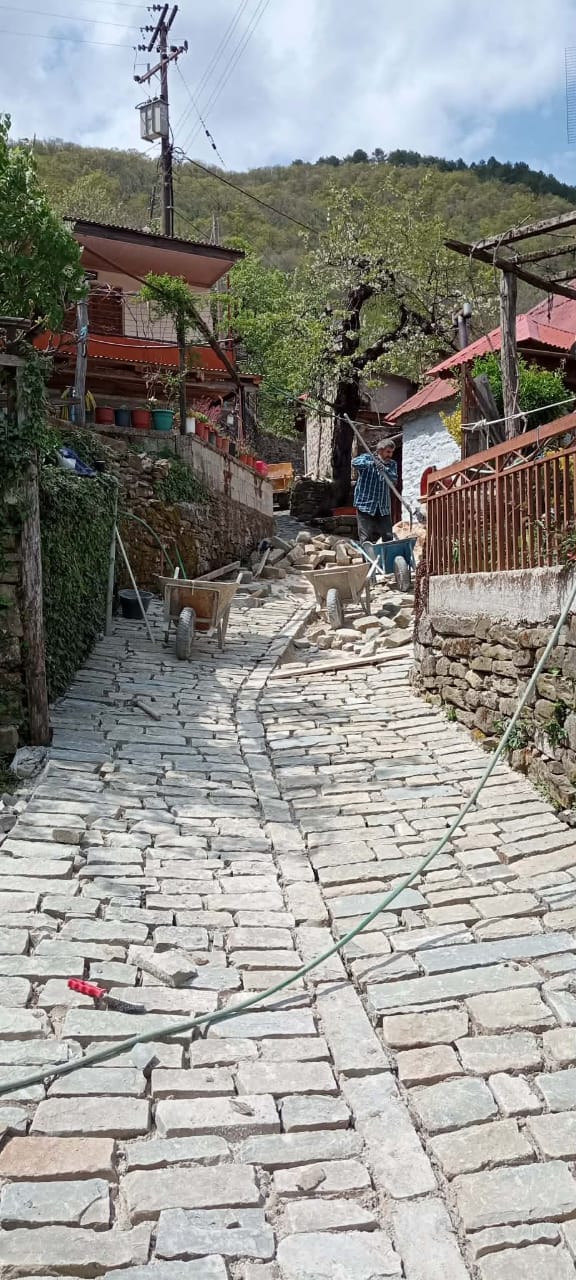 Δρομάκι Χωριού — Πλακόστρωση – COKA Κατασκευαστική Ιωάννινα, φωτογραφία 2